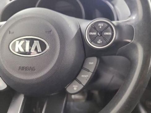 Used 2015 Kia Soul FWD image 19