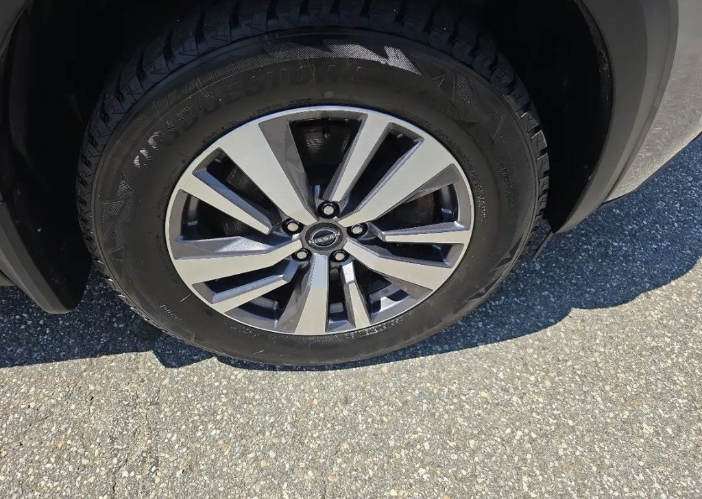 Used 2022 Nissan Pathfinder SL AWD/4WD image 10