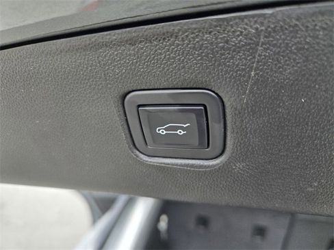 Used 2023 Chevrolet Blazer LT image 13