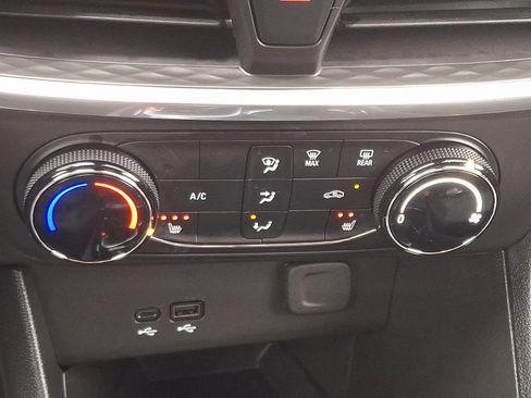 Used 2024 Buick Encore GX Preferred w/ Comfort Package image 16