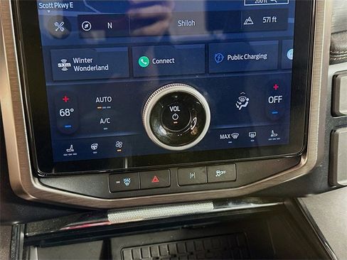 Used 2023 Ford F150 Lightning Lariat image 16