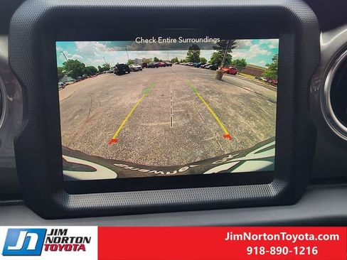 Used 2023 Jeep Wrangler Unlimited Sahara AWD/4WD image 19