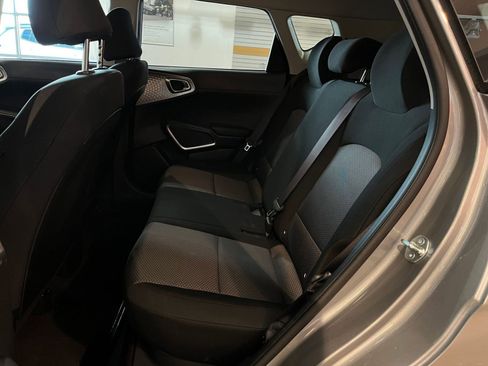 Used 2025 Kia Soul LX w/ LX Technology Package image 24