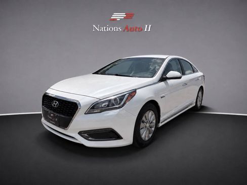 Used 2016 Hyundai Sonata SE FWD image 1