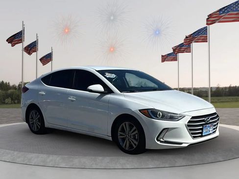 Used 2017 Hyundai Elantra SE FWD image 1