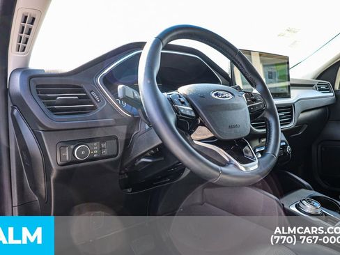 Used 2025 Ford Escape Platinum image 28