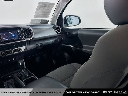 Used 2019 Toyota Tacoma SR5 AWD/4WD image 21