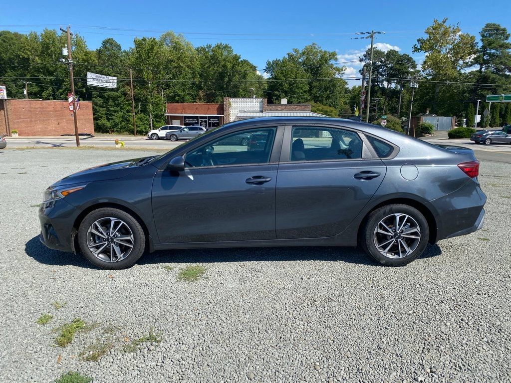 Used 2022 Kia Forte LXS FWD image 6