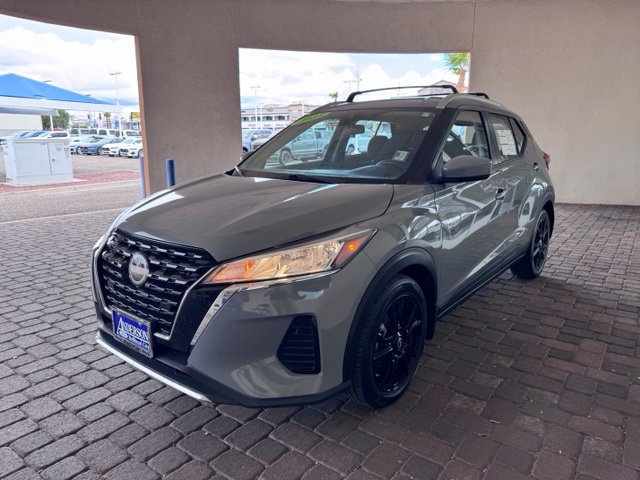 Used 2023 Nissan Kicks SV w/ Exterior Package FWD image 1