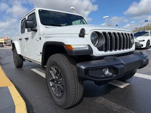 New 2026 Jeep Gladiator Sport image 3