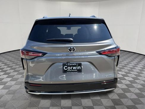 Used 2026 Toyota Sienna Limited FWD image 5
