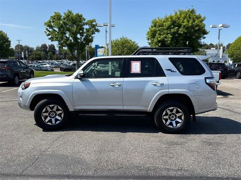 Certified 2023 Toyota 4Runner TRD Off-Road Premium image 8