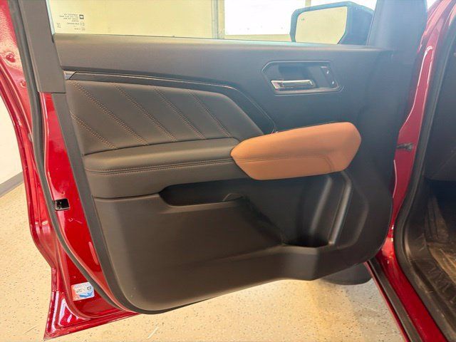 Used 2025 GMC Canyon AT4 AWD/4WD image 38