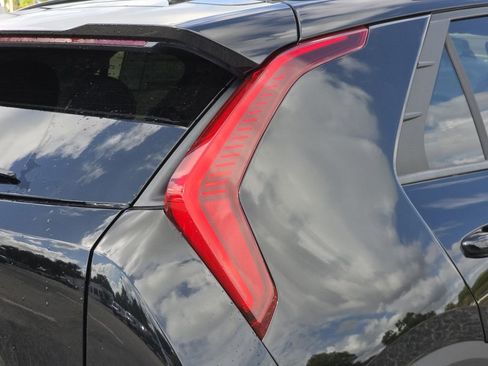 New 2025 Kia Niro EX image 8