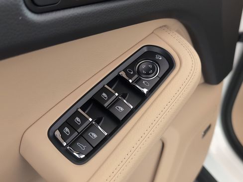 Used 2026 Porsche Macan image 17