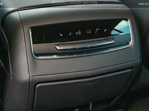 Used 2023 Cadillac Escalade ESV Luxury image 19