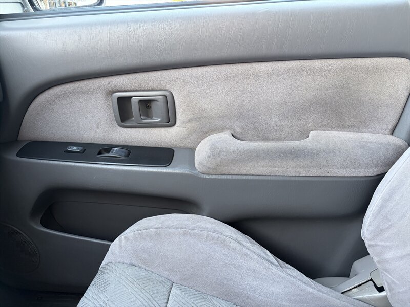 Used 2001 Toyota 4Runner SR5 RWD image 22