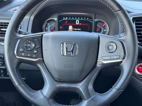 Used 2022 Honda Pilot TrailSport image 13