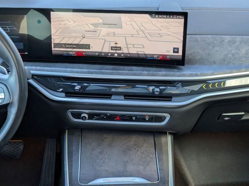 Used 2024 BMW X5 xDrive40i w/ Parking Assistance Package image 27