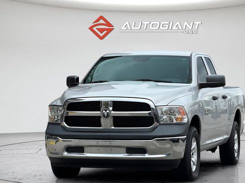 Used 2017 RAM 1500 ST w/ SXT Appearance Group image 5