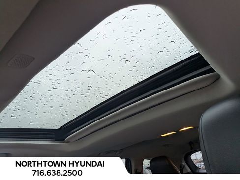 Used 2022 Toyota Highlander XLE image 11