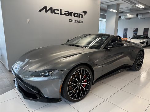Used 2023 Aston Martin V8 Vantage Roadster RWD image 11