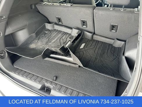 Used 2024 Chevrolet Equinox LT w/ LPO, Floor Liner Package FWD image 33