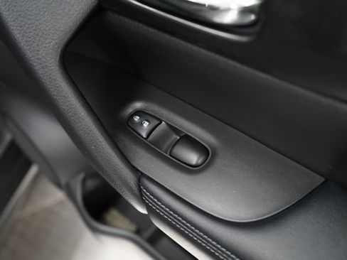 Used 2020 Nissan Rogue SV AWD/4WD image 49