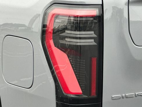 Used 2025 GMC Sierra EV Denali image 47
