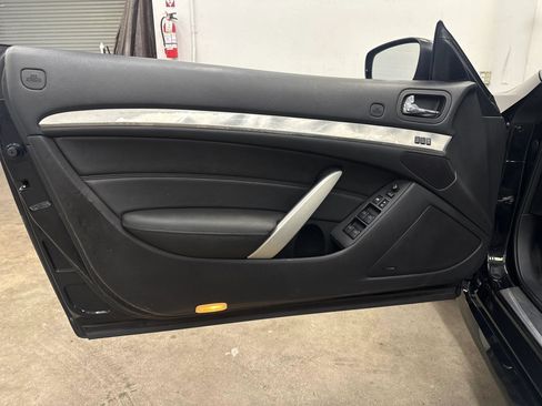 Used 2010 INFINITI G37 Convertible w/ Premium Pkg RWD image 10