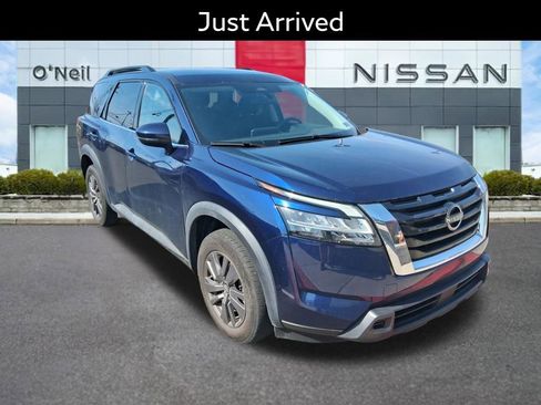 Used 2022 Nissan Pathfinder SV AWD/4WD image 1