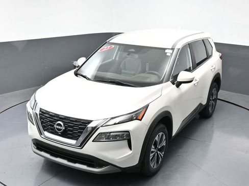 Used 2023 Nissan Rogue SV image 42