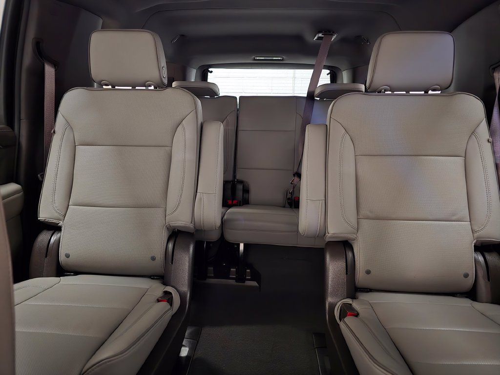 Used 2023 GMC Yukon XL SLT AWD/4WD image 28