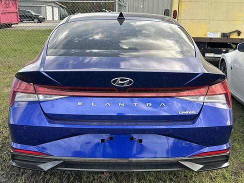 Used 2023 Hyundai Elantra Limited image 13