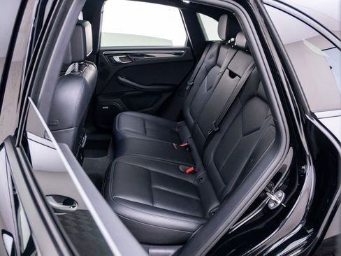 Used 2020 Porsche Macan AWD/4WD image 17