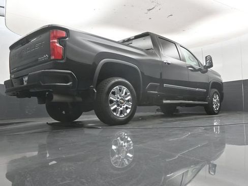 Used 2024 Chevrolet Silverado 2500 High Country w/ High Country Premium Package AWD/4WD image 49
