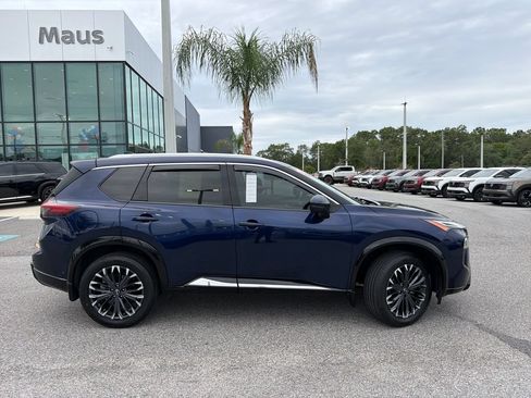 Used 2024 Nissan Rogue Platinum w/ Platinum Premium Package FWD image 8