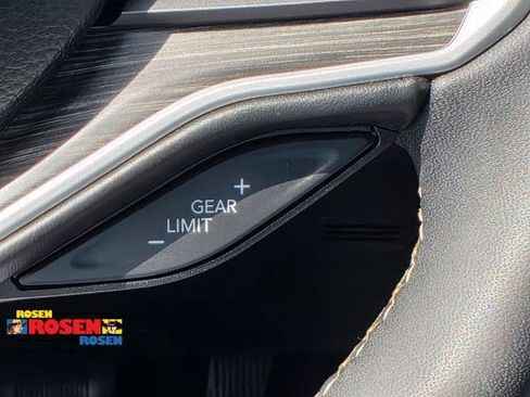 Used 2023 Jeep Wagoneer Series III w/ Preferred Equipment Group AWD/4WD image 14