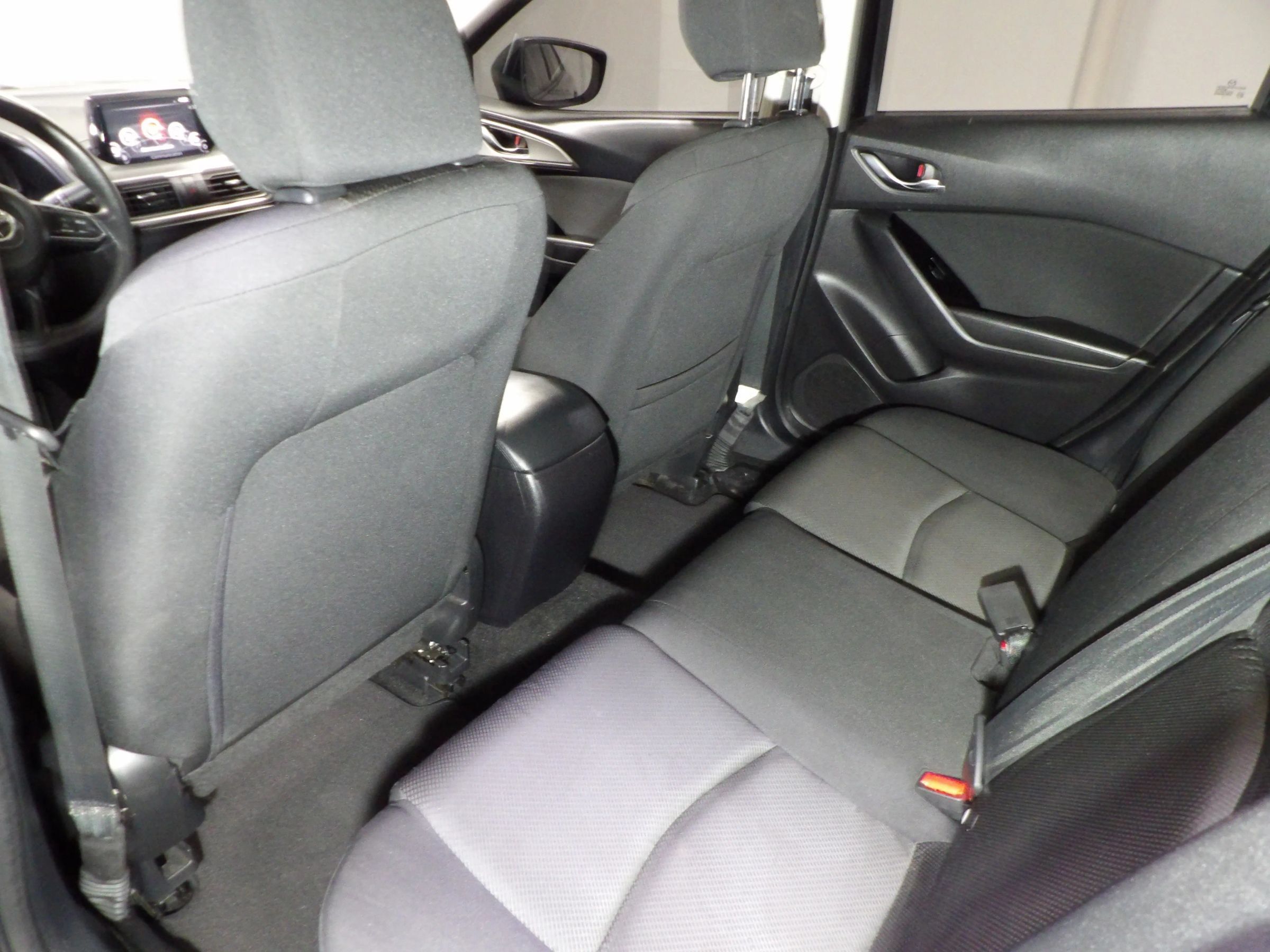 Used 2018 MAZDA MAZDA3 Sport FWD image 11