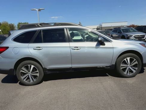 Used 2019 Subaru Outback 2.5i Limited AWD/4WD image 9