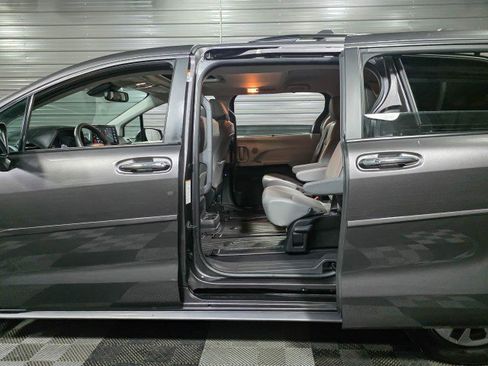 Used 2024 Toyota Sienna XLE w/ XLE Plus Package AWD/4WD image 16
