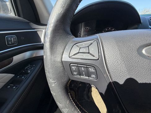 Used 2017 Ford Explorer Platinum AWD/4WD image 11