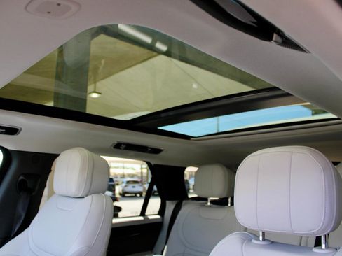 Used 2024 Land Rover Range Rover Sport SE image 26