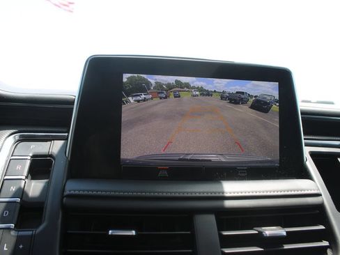 Used 2023 GMC Yukon XL SLT AWD/4WD image 44