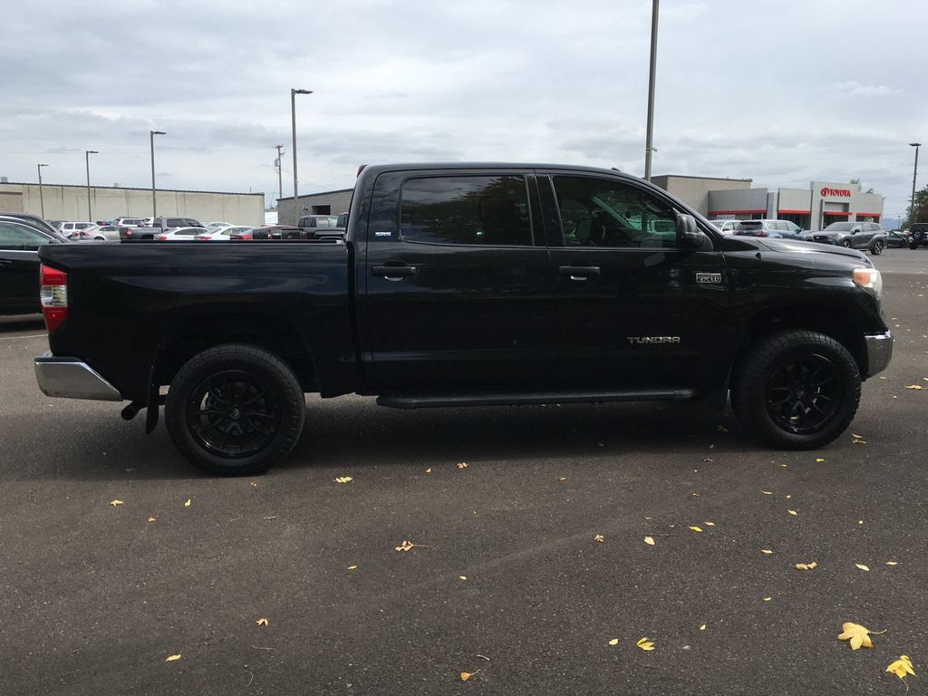 Used 2016 Toyota Tundra SR5 AWD/4WD image 8