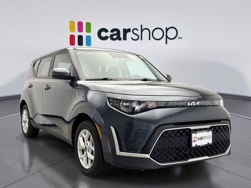 Used 2025 Kia Soul LX w/ LX Technology Package FWD image 7
