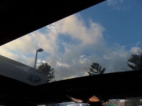 Used 2022 BMW 330i xDrive Sedan w/ Driving Assistance Package image 36