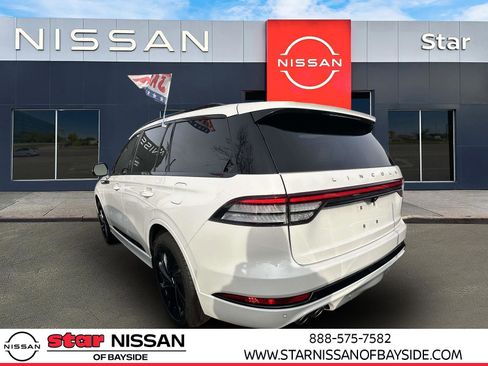 Used 2025 Lincoln Aviator Reserve w/ Jet Appearance Package image 3