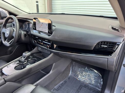 Used 2023 Nissan Rogue SL w/ SL Premium Package FWD image 14