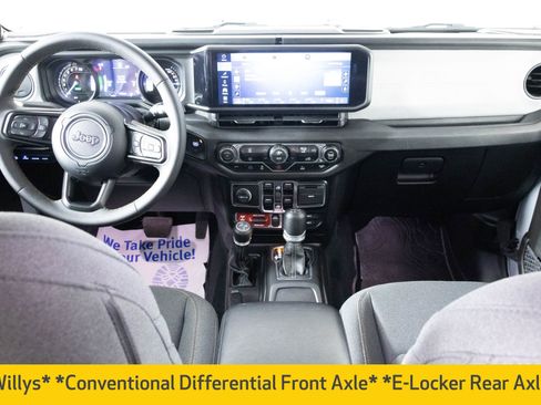 Used 2024 Jeep Wrangler Unlimited image 5